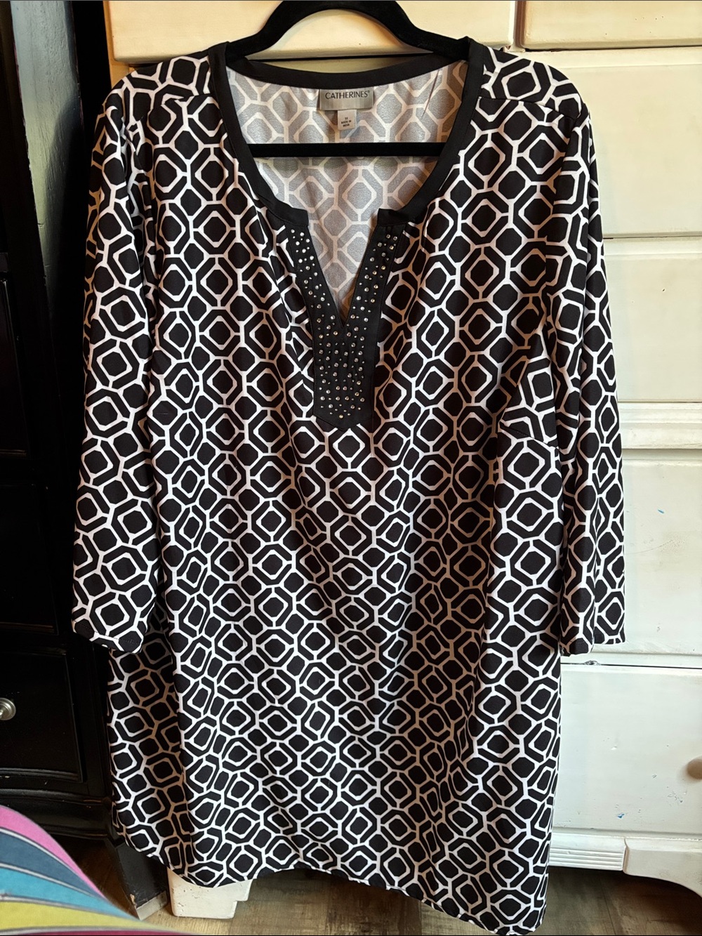 Catherines Black & White Studded Geometric V-Neck Tunic